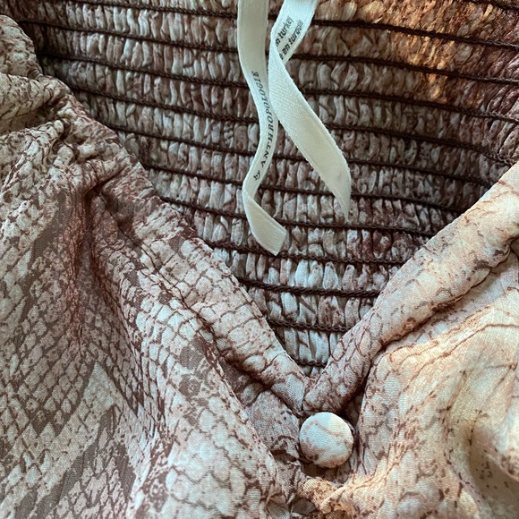 By Anthropologie Short-Sleeve Tiered Midi Dress size M new neutral color - Picture 5 of 5